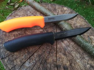 Mora bushcraft black orange